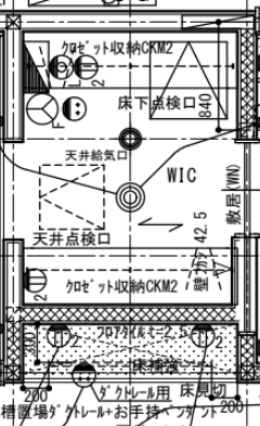 南側のWTCは
水槽台スペース分狭くなっている